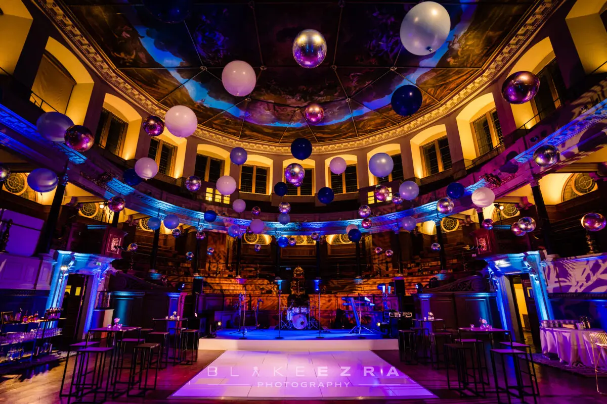 A Winter WEddign at Bodleian Libraries Hannah Hope Wedding planner