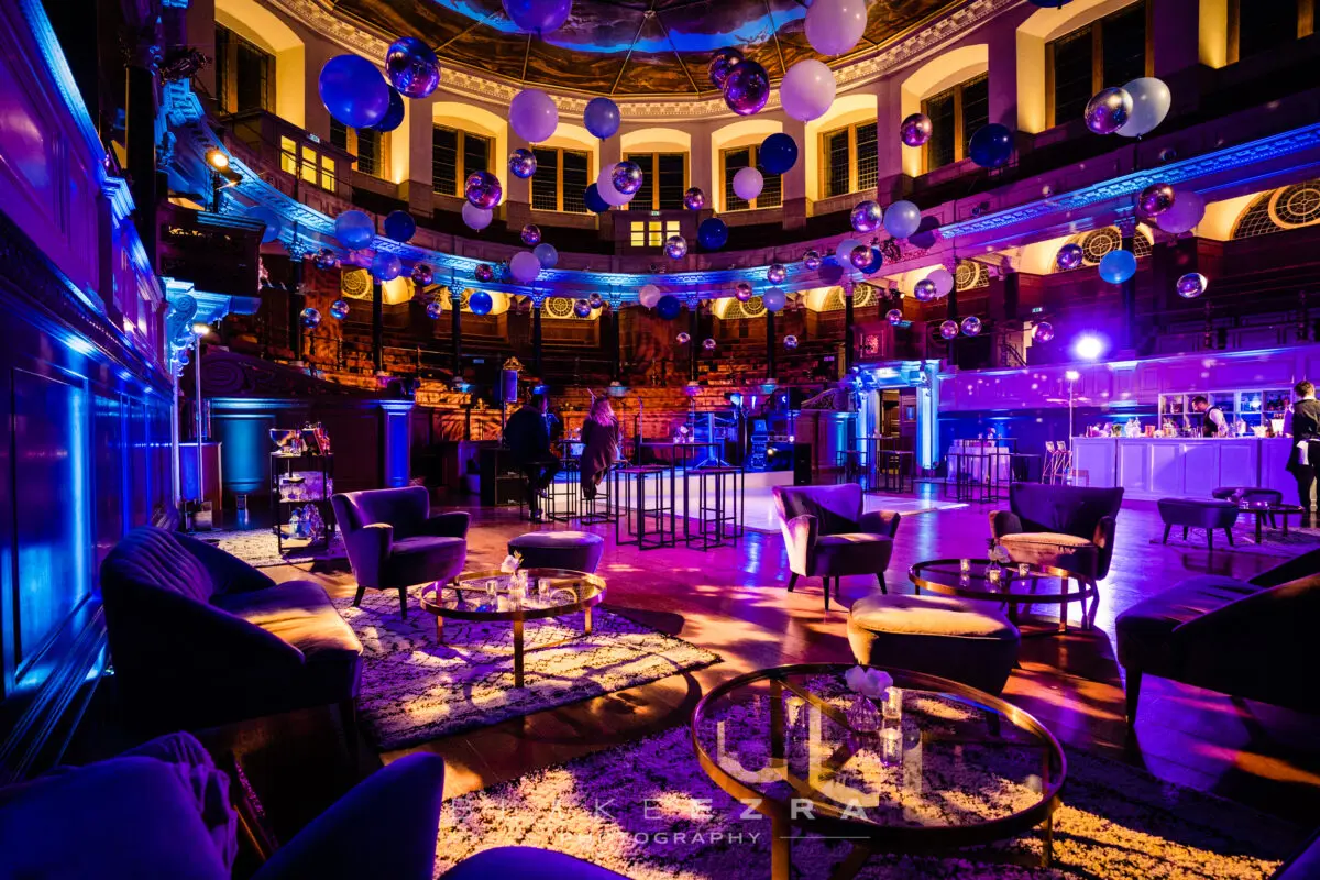 A Winter WEddign at Bodleian Libraries Hannah Hope Wedding planner