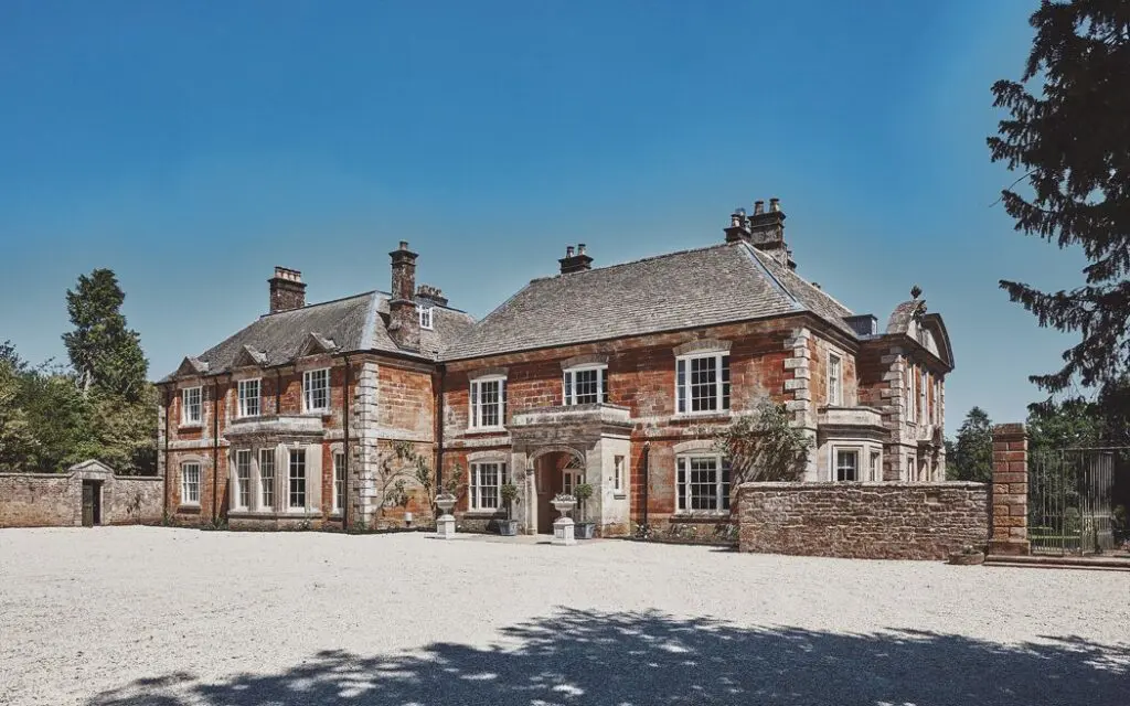 Thorpe Manor destination wedding Cotswolds